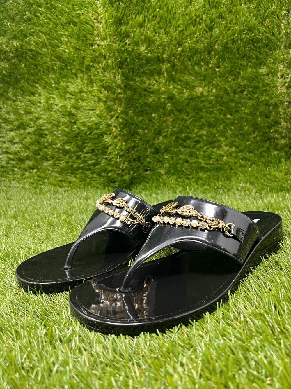 Karl Lagerfeld Paris 7 Women's Vesperina Slip-On Thong Flat Sandals Black